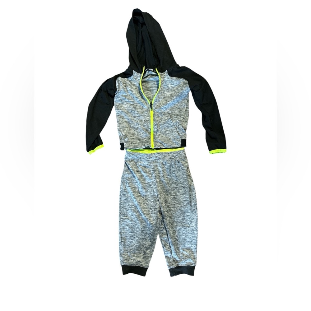 Boy’s Nike Dri-Fit 2 Piece Zip Up Jacket and Sweatpants